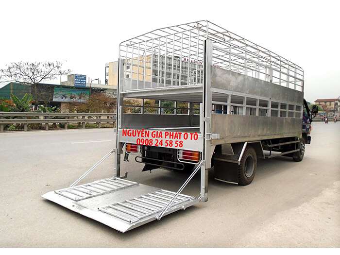 Xe tải hyundai 8 tấn đóng thùng chở heo